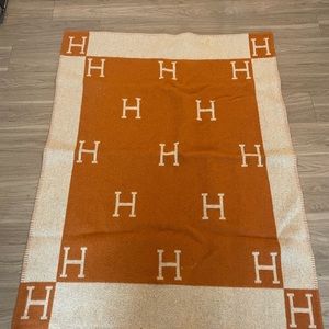 Hermes blanket